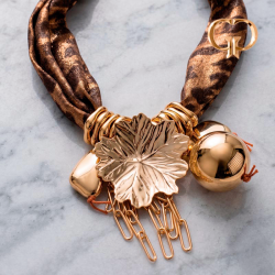 P1854 - COLLAR DE TELA FLOR...